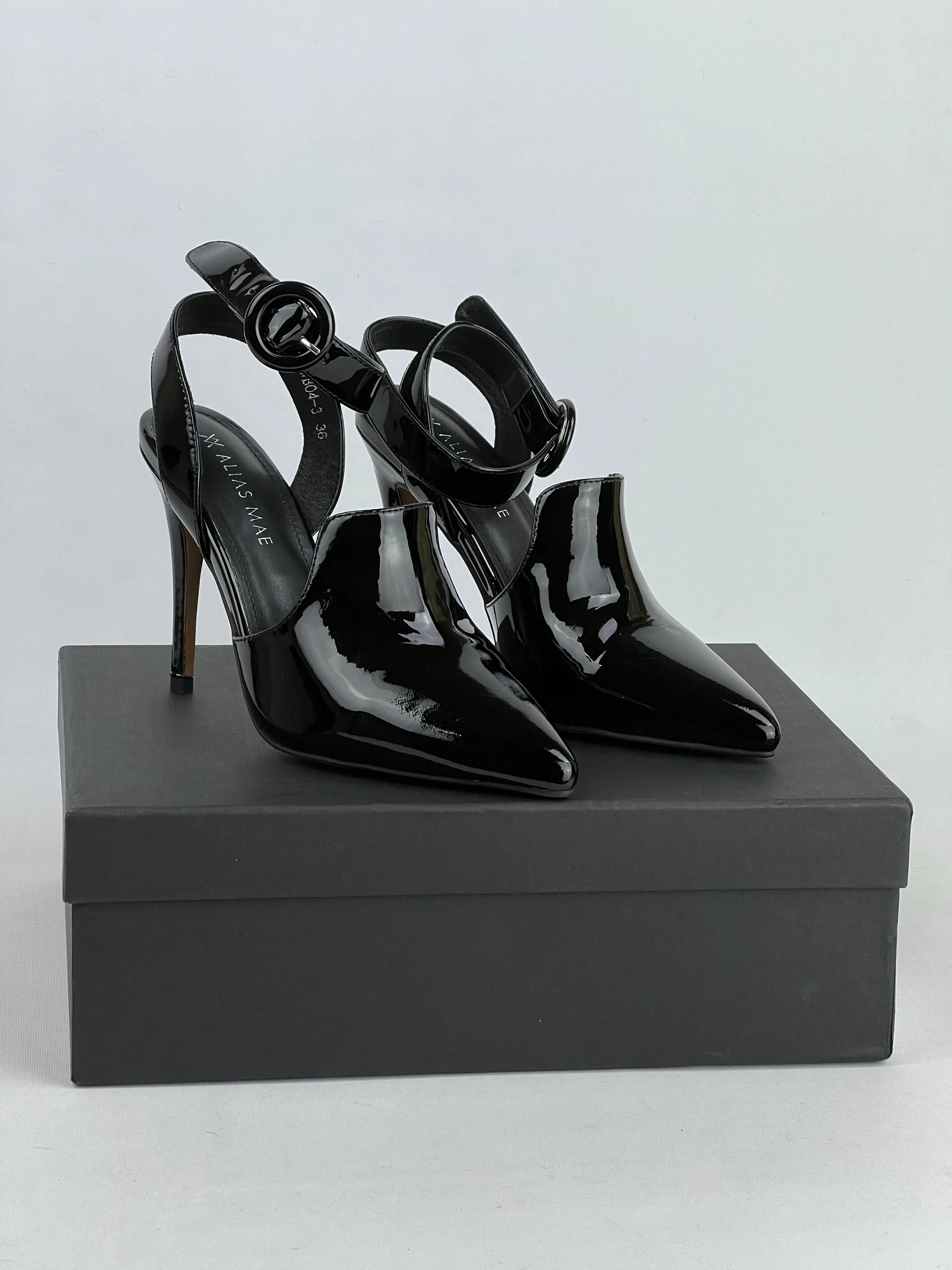 Alias Mae 'Tabitha' Patent Black Heels - EU36